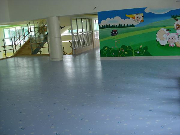 幼兒園專(zhuān)用塑膠地板